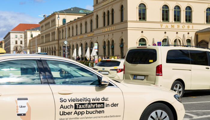 In ganz Deutschland sind Taxifahrten über die Uber-App buchbar. Foto: Uber