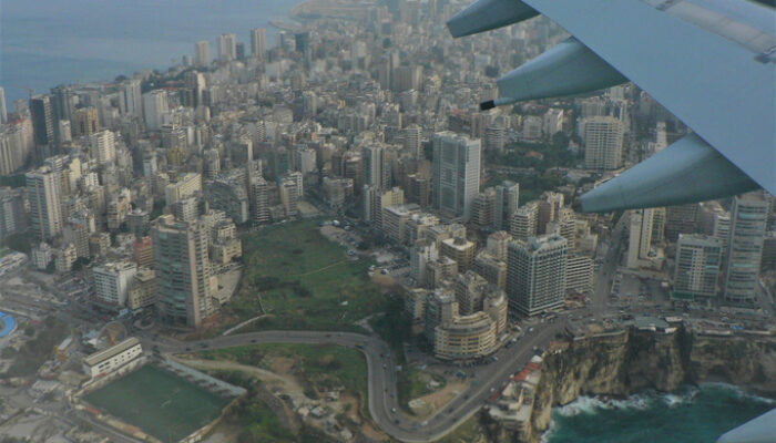 Beirut Stadt aus dem Flugzeug. Foto: iStock/Bassem Zein